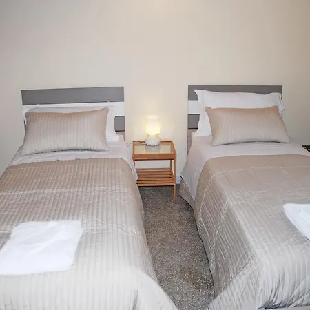 Brezzolina With Parking